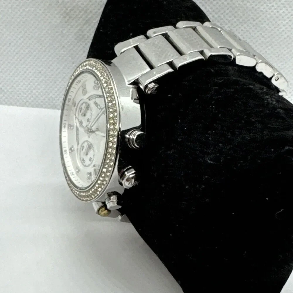 Michael Kors MK5353 Women Silver Stainless Steel Analog Dial Wrist Watch JNA397